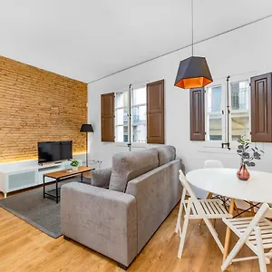https://amazing-apartment-by-ramblas-with-inner-terrace.catalonia-hotels.com