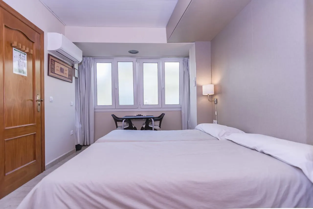 Carihuela Beach Apartamentos Torremolinos España